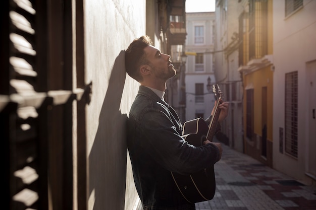 Música de guitarra al aire libre