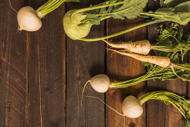 Foto gratuita nabos y zanahorias