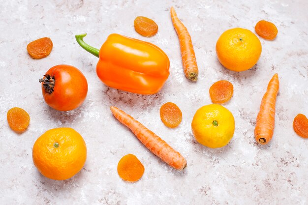 Naranja fresca foodson superficie de hormigón