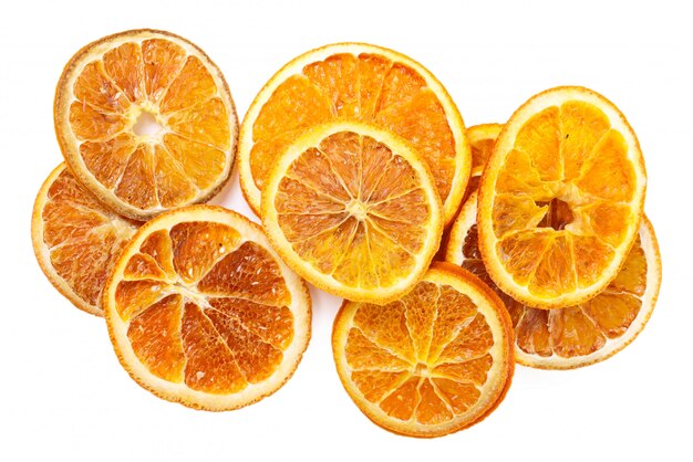 Naranja seca sobre la mesa
