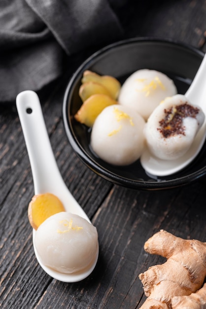 Naturaleza muerta dulce tang yuan composición