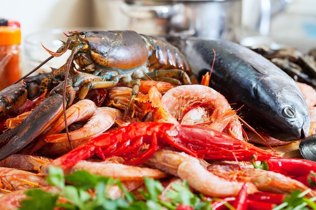 Naturaleza muerta con mariscos crudos