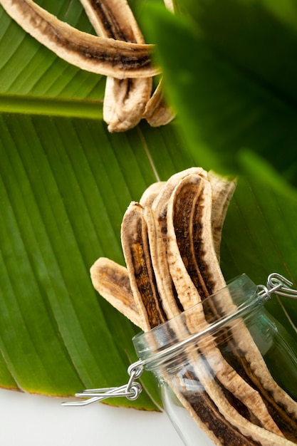 Foto gratuita naturaleza muerta de la receta con plátano plátano