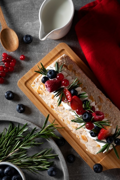 Naturaleza muerta de una taza de postre de acai brasileño