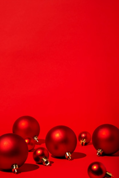 Foto gratuita navidad roja sobre fondo rojo