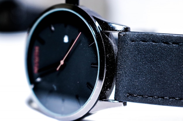 Foto gratuita negro reloj de pulsera