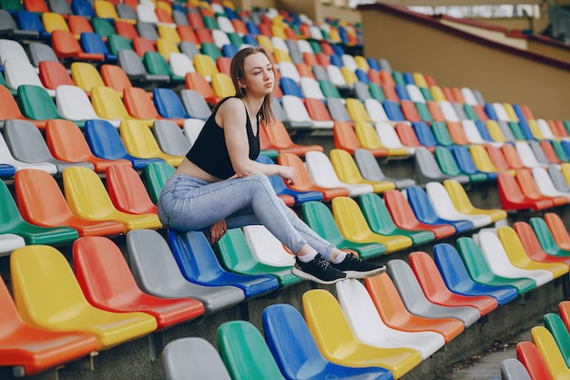 niña en un estadio