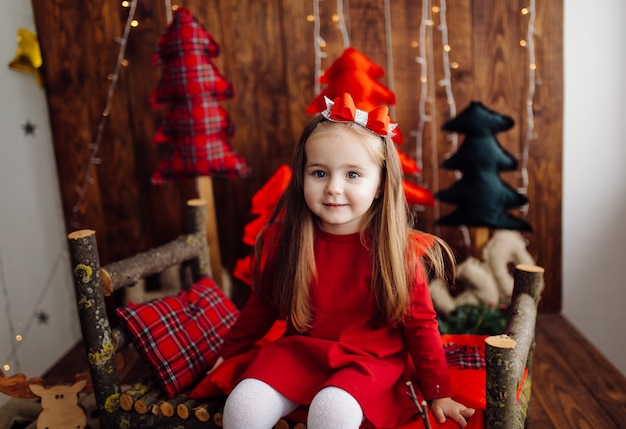 Niña en el estudio