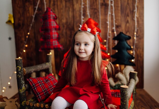 Niña en el estudio