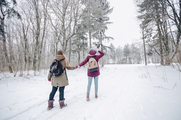 Foto gratuita niña en invierno