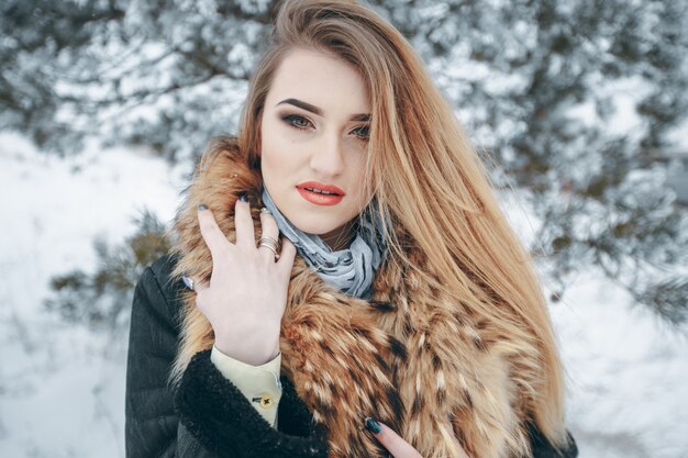 Niña en invierno