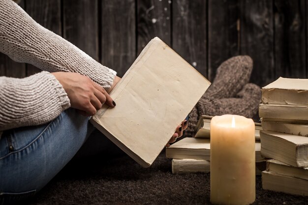 niña con libros