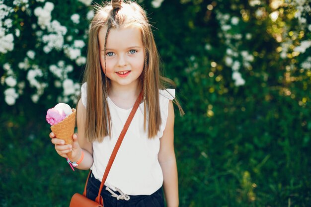 Niña en un parque