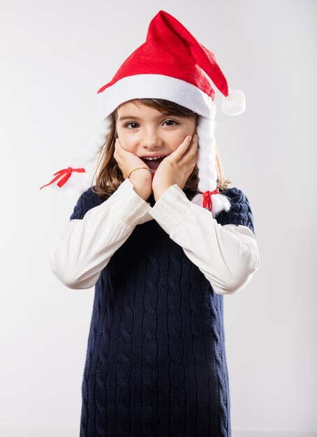 Niña pequeña sorprendida