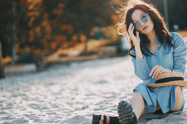 niña en la playa