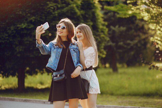 niñas en el parque