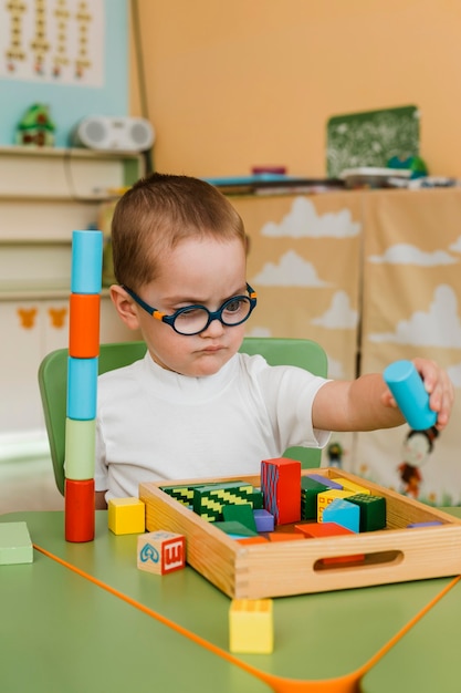 Niño jugando