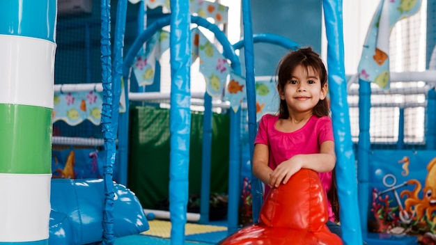 Niño jugando