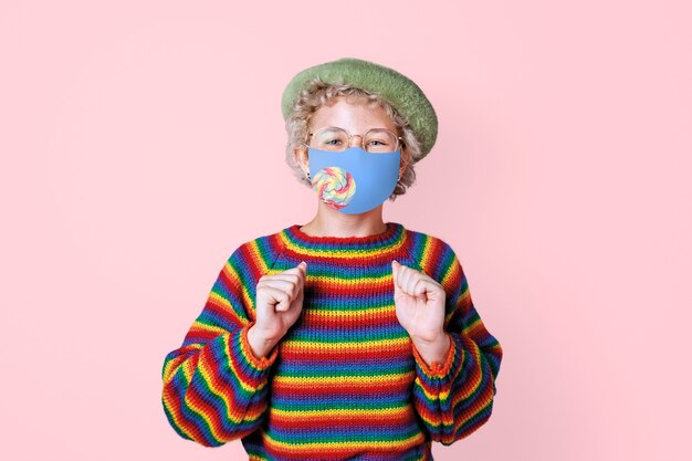 Niño con mascarilla para prevenir Covid 19