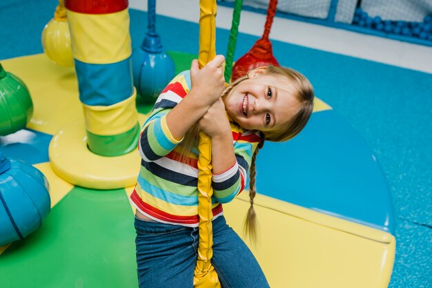 Niño pequeño, juego, retrato