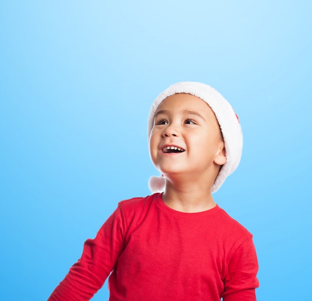 Niño pequeño pasando un buen rato