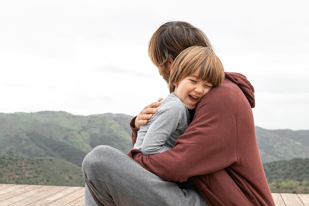 Niño con su padre