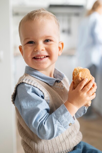 Niño en sus primeros años de vida