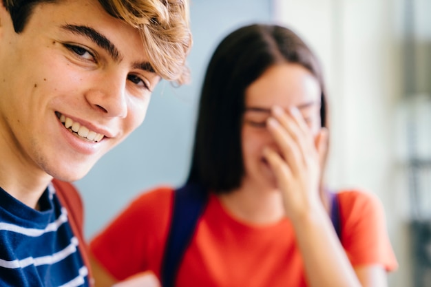 Niños de colegio felices