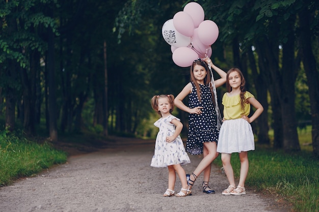 Niños con globos