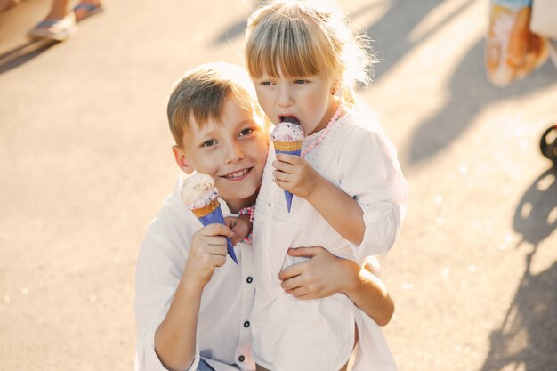 niños con helado