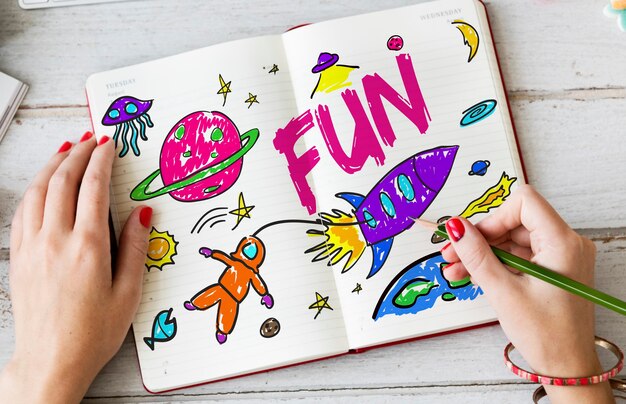Niños imaginación concepto gráfico alegre cohete espacial