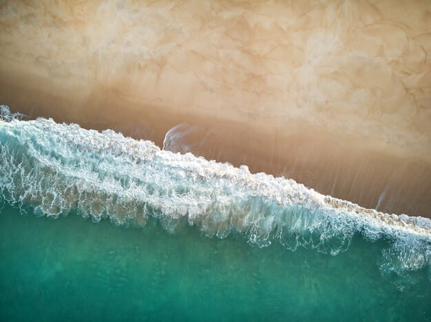 North Beach y el océano en Nazare Portugal