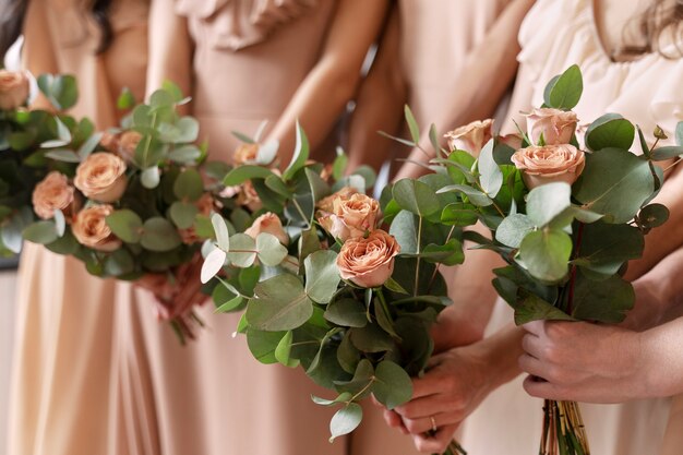 Novia del equipo celebrando antes de la boda