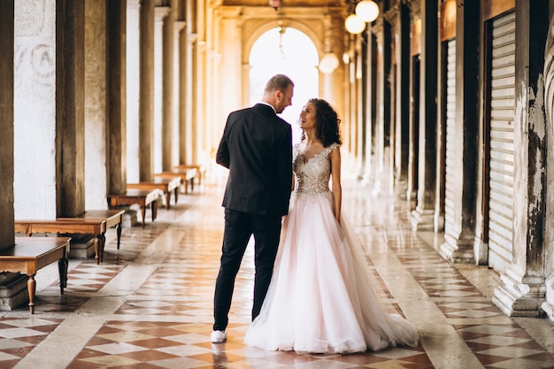 Foto gratuita novios en venecia