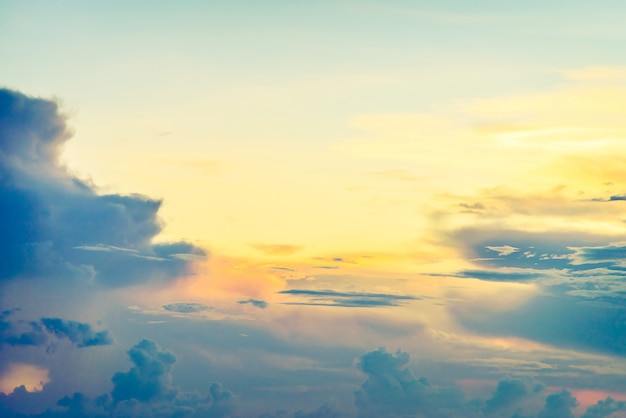 Nube de la vendimia en el cielo