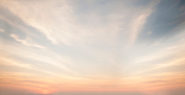 Nubes y cielo