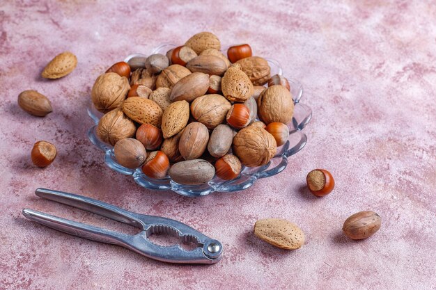 Nueces orgánicas mixtas con cáscara.