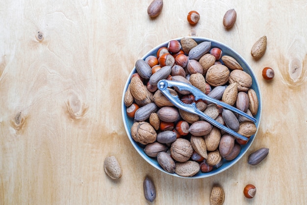 Nueces orgánicas mixtas con cáscara.