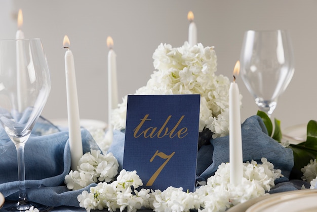 Número de mesa de boda de alto ángulo