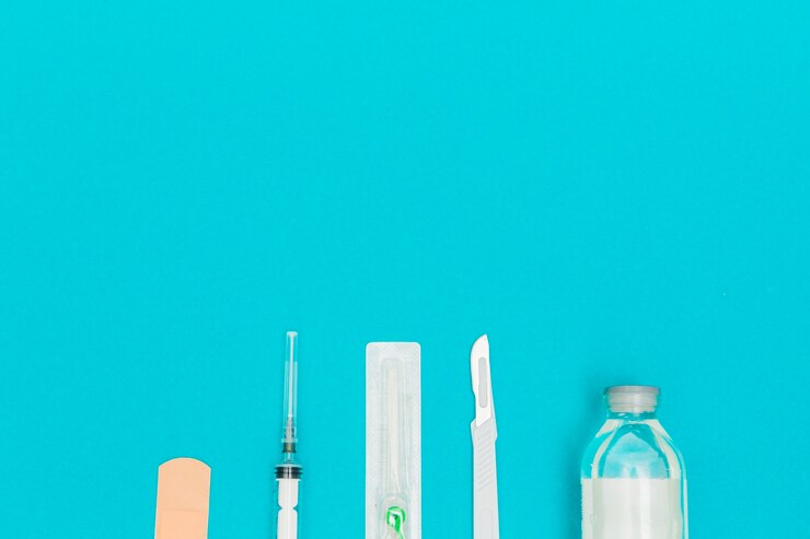 Foto gratuito objetos médicos abajo