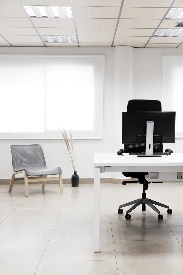 Photo Gratis office desk with computer arrangement