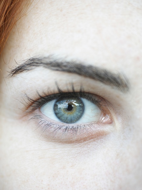 Foto gratuita ojo verde de una mujer de cerca