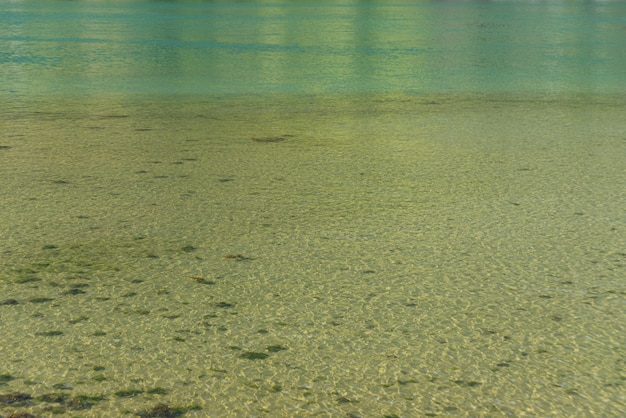 Foto gratuita olden noruega 28 de junio de 2023 playa