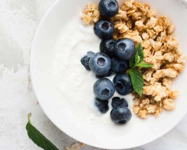 Opción vegetariana de comida saludable por la mañana