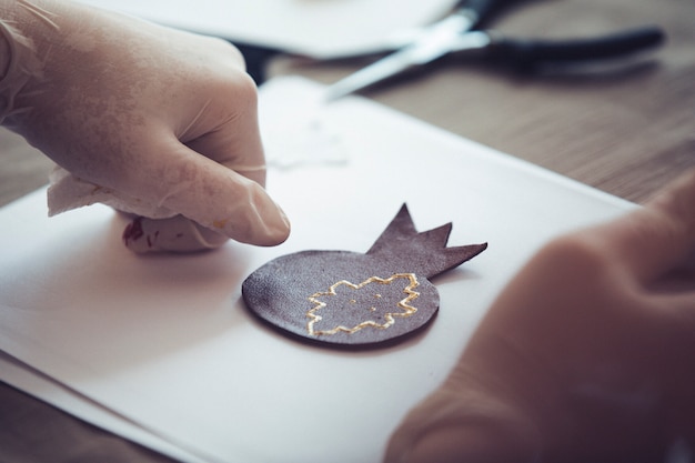 Foto gratuita origami de forma de granada en el papel en blanco. foto de alta calidad