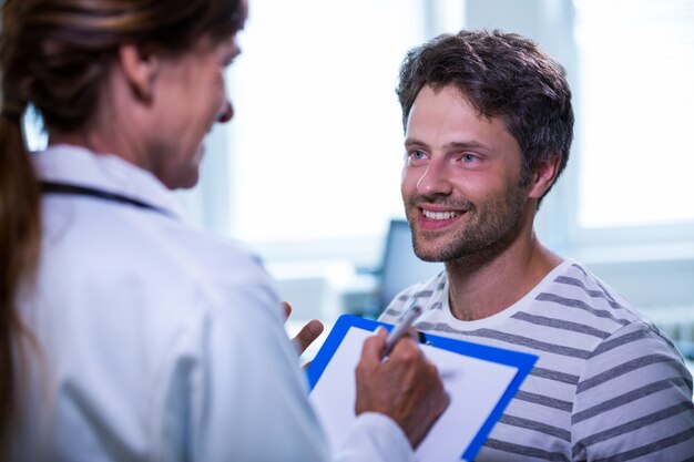 Paciente consultar a un médico