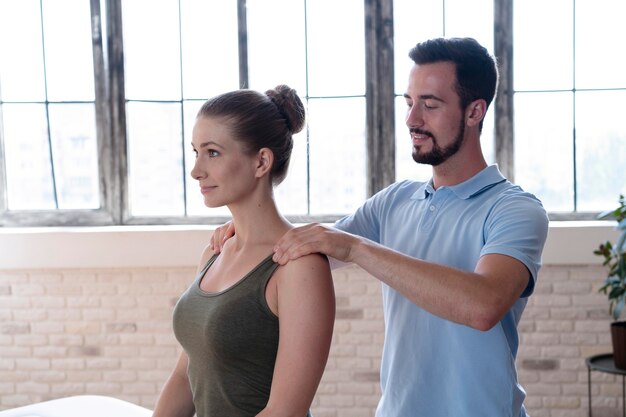 Paciente en fisioterapia tiro medio