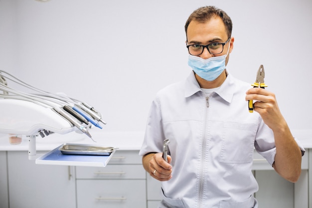 Paciente mujer en dentista