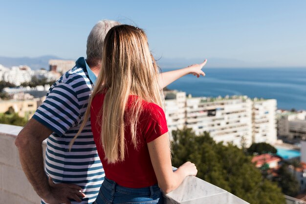 Padre e hija pasar tiempo juntos