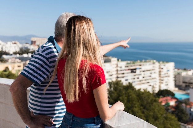 Padre e hija pasar tiempo juntos